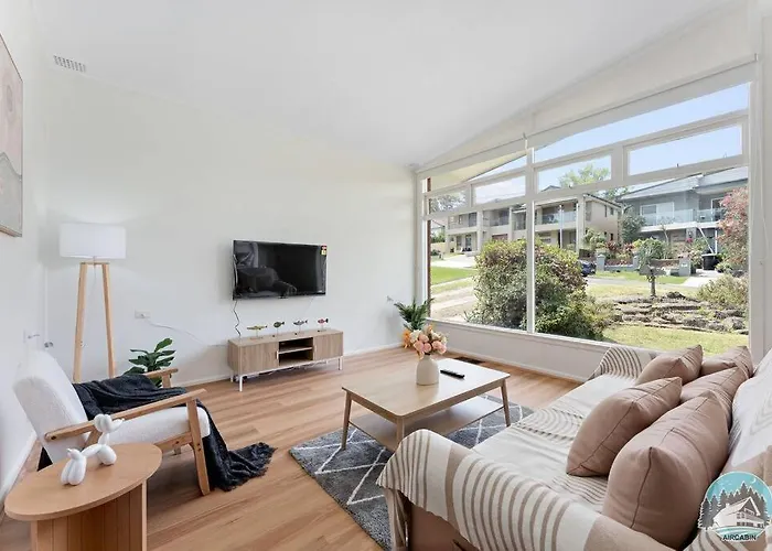 Modern House With Spacious Backyard In Telopea